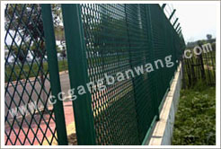 护栏用钢板网产品图片